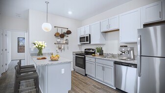 The Alexandrine in Detroit, MI - Building Photo