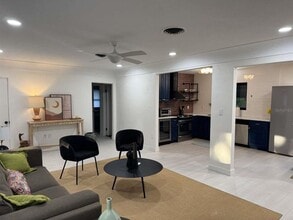 1601 S Shade Ave in Sarasota, FL - Building Photo - Building Photo
