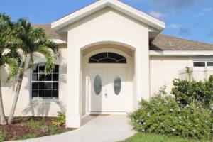 379 NW La Playa St in Port St. Lucie, FL - Building Photo