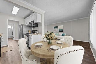 Monticello Apartments in Huntington Beach, CA - Building Photo - Building Photo