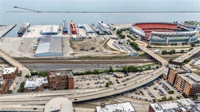 1133 W 9th St in Cleveland, OH - Building Photo - Building Photo