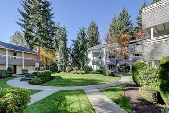 Corbella at Juanita Bay in Kirkland, WA - Foto de edificio - Building Photo