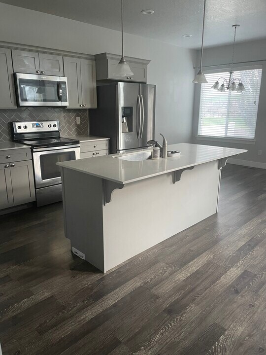 14526 Juniper Shade Dr in Herriman, UT - Building Photo