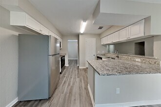 10210 Rippling Fields Dr in Houston, TX - Building Photo - Building Photo