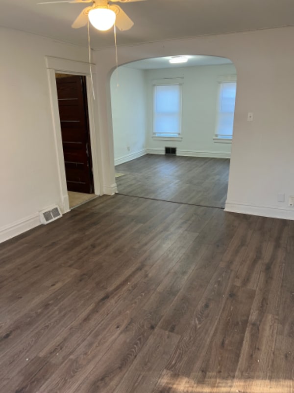 457 S Des Plaines St, Unit Rear in Joliet, IL - Building Photo - Building Photo