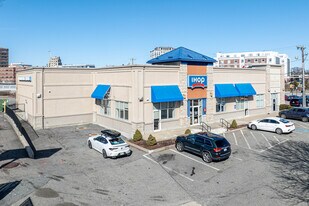 100-134 Parkingway St in Quincy, MA - Building Photo