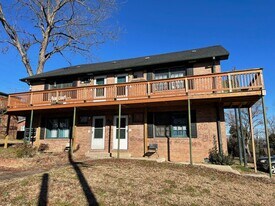 428 W Main St in Troy, NC - Building Photo