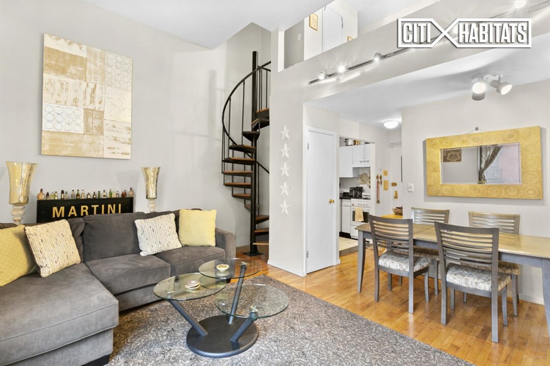 160 E 26th St-Unit -C4 in New York, NY - Building Photo