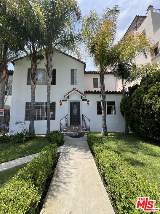 property at 153 N Hamilton Dr