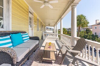 212 Calhoun St in Charleston, SC - Building Photo - Building Photo