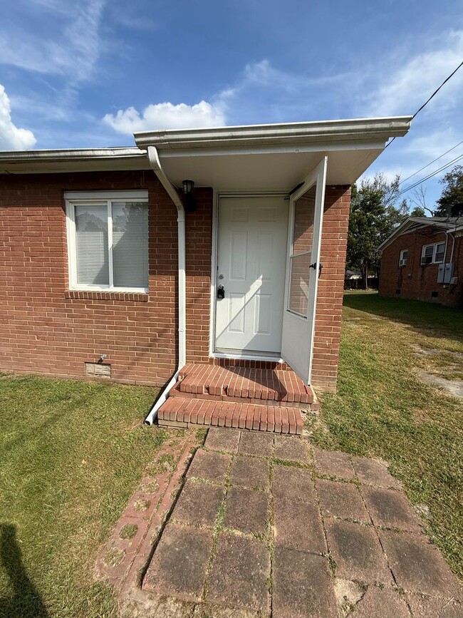 812 Douglas Dr in Thomasville, NC - Building Photo - Building Photo