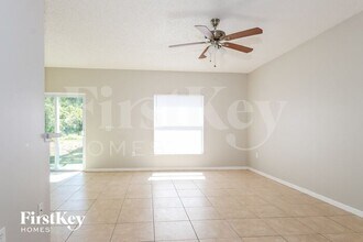 1221 Schumann Dr in Sebastian, FL - Building Photo - Building Photo