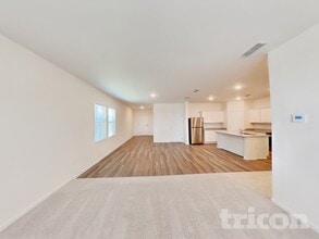 306 Nasturtium Wy in La Vergne, TN - Foto de edificio - Building Photo