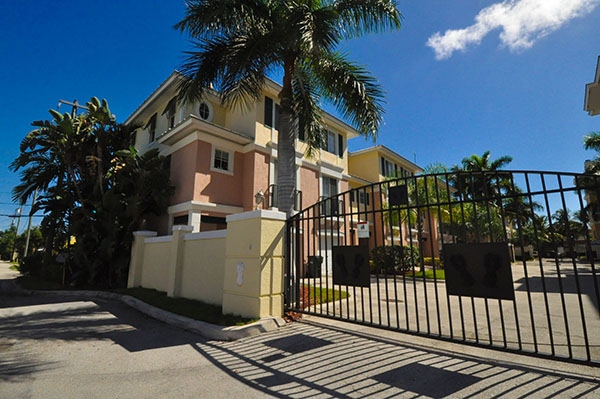 Pineapple Grove Condominium Portfolio in Delray Beach, FL - Foto de edificio - Building Photo