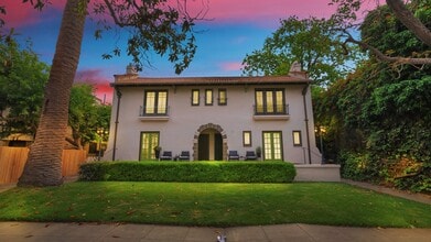 2406 3rd Ave in Los Angeles, CA - Foto de edificio - Building Photo