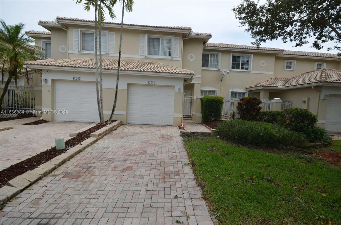 17085 NW 23rd St in Pembroke Pines, FL - Building Photo