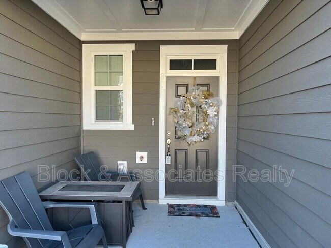 805 New Derby Ln in Apex, NC - Building Photo - Building Photo