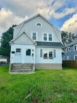 12 Francis St in East Hartford, CT - Building Photo