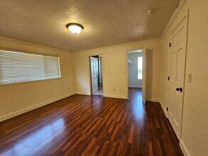 1823 Valley View Dr in Medford, OR - Building Photo - Building Photo