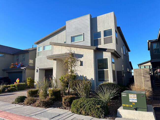 3228 Cristallo Ave in Henderson, NV - Building Photo - Building Photo