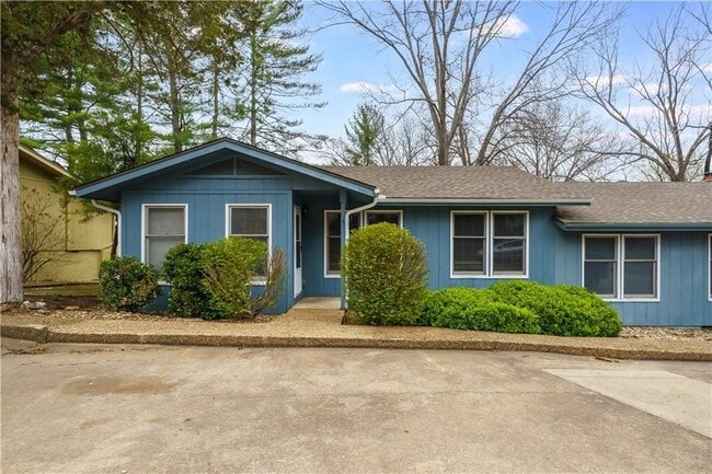 property at 3 Tiffany Ln