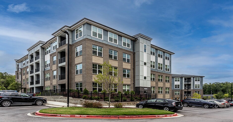 Aviation Crossing Apartments in Morrisville, NC - Foto de edificio