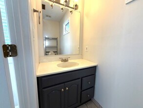 4490 Lookout Rd in Virginia Beach, VA - Building Photo - Building Photo