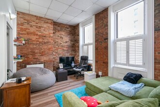 2120 E Carson St in Pittsburgh, PA - Building Photo - Building Photo