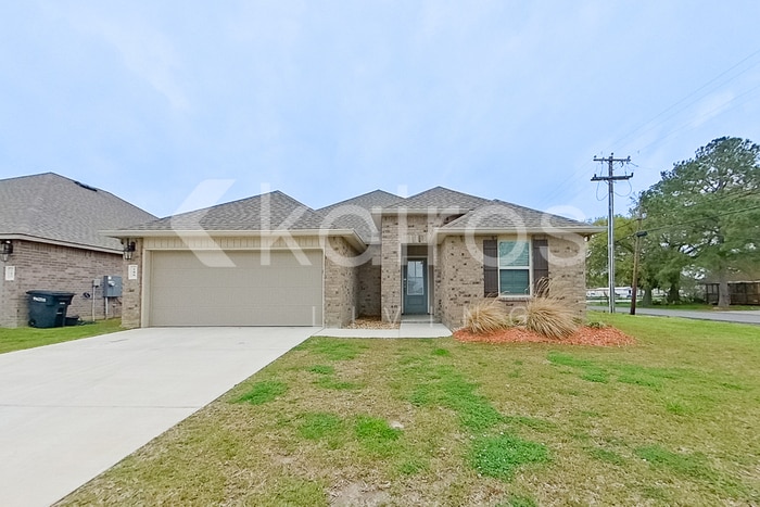 100 SANTIAGO COURT in Lafayette, LA - Building Photo