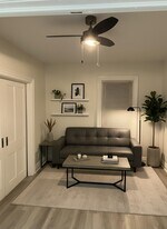 220 Mary St N in Oshawa, ON - Building Photo