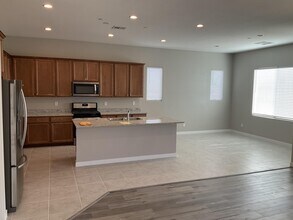 598 Sandpiper Run Ln in Henderson, NV - Building Photo - Building Photo