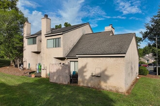 Shorewood at Raintree in Charlotte, NC - Building Photo - Building Photo