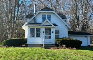 16 Soloway Ave in Fulton, NY - Building Photo
