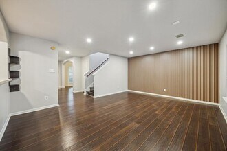 9842 Lynette Falls Dr in Houston, TX - Building Photo - Building Photo