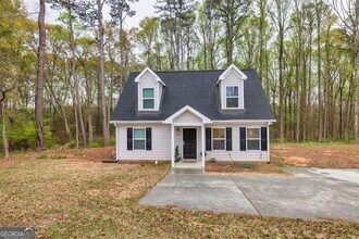 214 Walton St, Unit B104 in Loganville, GA - Building Photo - Building Photo