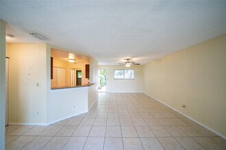 3453 NW 44th St in Lauderdale Lakes, FL - Building Photo - Building Photo