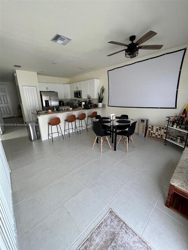 3413 W 113th St in Hialeah, FL - Building Photo - Building Photo