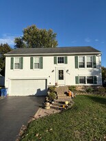 3234 Woodfield Dr in Walworth, NY - Building Photo