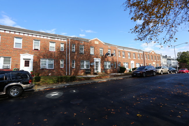 445 Manor Pl NW in Washington, DC - Foto de edificio - Building Photo