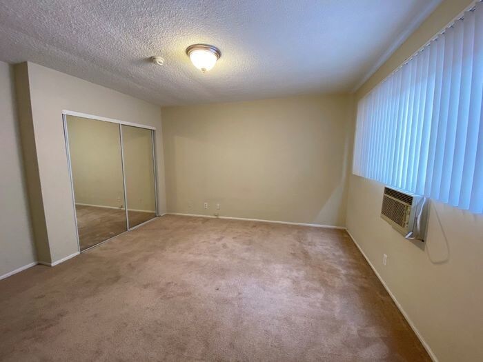 439 Le Doux Rd-Unit -10 in Los Angeles, CA - Building Photo