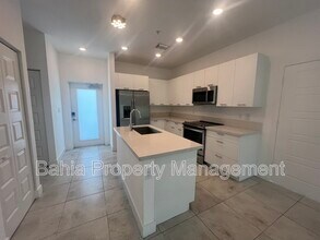 4636 NW 84th Ave in Doral, FL - Building Photo - Building Photo