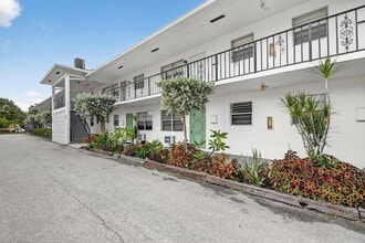 1406 Barton Rd, Unit 7 in Lake Worth Beach, FL - Foto de edificio - Building Photo