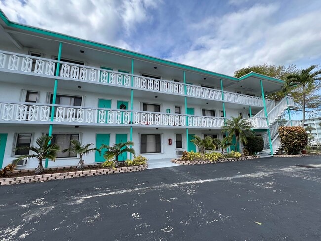 131 Shore Ct in North Palm Beach, FL - Building Photo - Building Photo