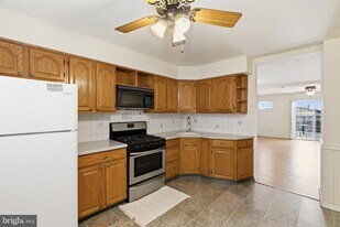 3351 Morning Glory Rd in Philadelphia, PA - Building Photo