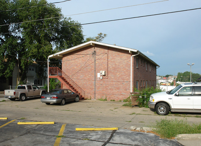 109 N 43rd Ave in Omaha, NE - Foto de edificio - Building Photo