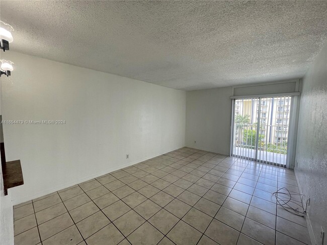 801 NW 47th Ave, Unit NA in Miami, FL - Building Photo - Building Photo