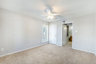 Greenbriar on the Bayou in Houston, TX - Building Photo - Building Photo