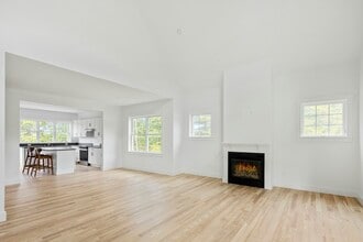 2 Honey Hill Ln in Raymond, ME - Building Photo - Building Photo