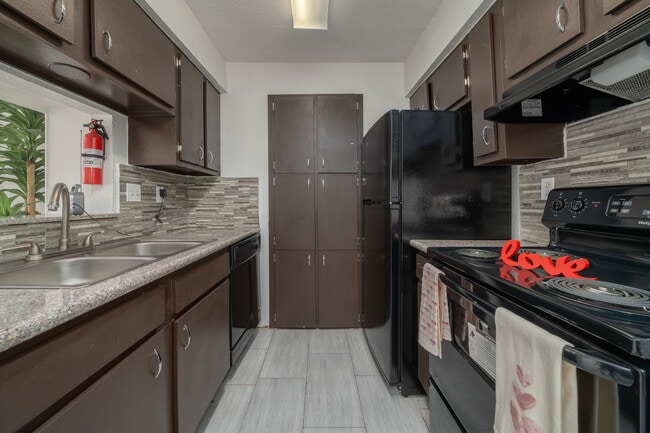 Villa Barcelona in Houston, TX - Building Photo - Interior Photo