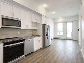 3932 University Ave NW in Calgary, AB - Building Photo - Building Photo